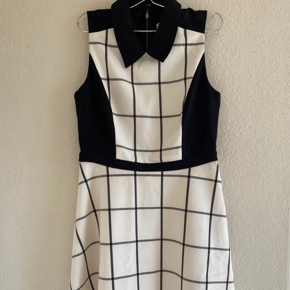 Sleeveless dress